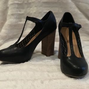 Crown Vintage Testra Platform Pump - Size 9W